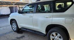 Toyota Land Cruiser Prado 2023 года за 27 900 000 тг. в Алматы – фото 3