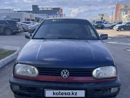 Volkswagen Golf 1994 года за 730 000 тг. в Астана