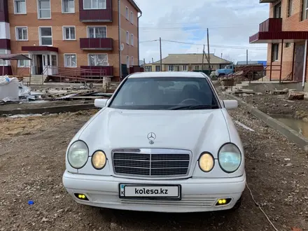 Mercedes-Benz E 200 1997 года за 2 200 000 тг. в Кокшетау