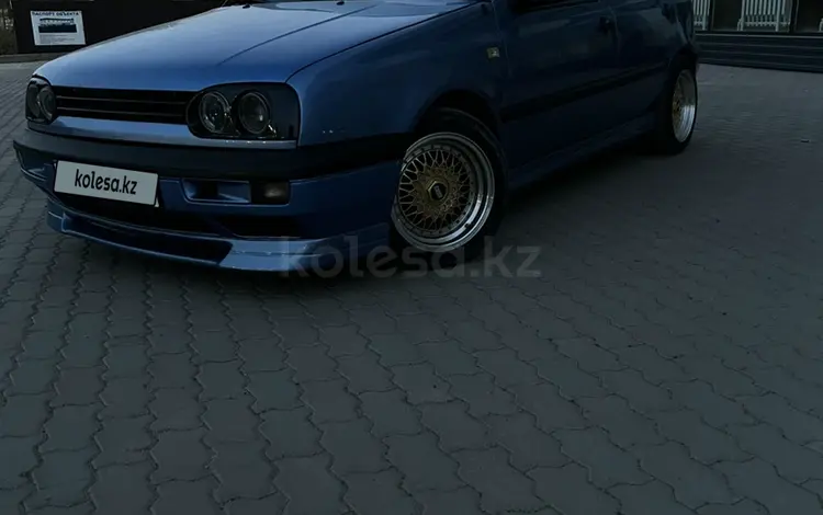 Volkswagen Golf 1993 годаfor2 200 000 тг. в Уральск