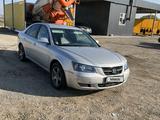 Hyundai Sonata 2006 годаүшін3 600 000 тг. в Алматы – фото 2