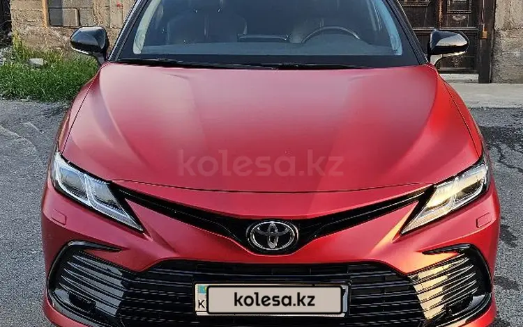 Toyota Camry 2021 года за 14 700 000 тг. в Шымкент
