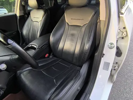 Hyundai Grandeur 2015 года за 8 200 000 тг. в Шымкент – фото 21