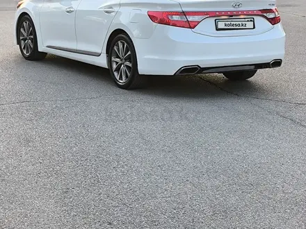 Hyundai Grandeur 2015 года за 8 200 000 тг. в Шымкент – фото 9