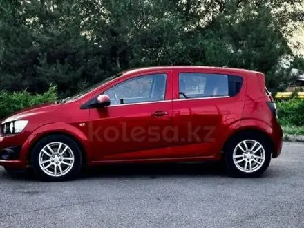 Chevrolet Aveo 2013 года за 3 300 000 тг. в Алматы – фото 2