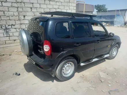 Chevrolet Niva 2013 года за 3 500 000 тг. в Актау – фото 2