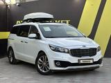 Kia Carnival 2016 годаүшін13 550 000 тг. в Актобе – фото 3