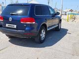 Volkswagen Touareg 2004 года за 4 500 000 тг. в Актау – фото 5