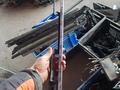 Накладка на крышку багажника никель на W140 за 15 000 тг. в Шымкент – фото 3