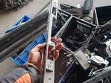 Накладка на крышку багажника никель на W140 за 15 000 тг. в Шымкент – фото 4