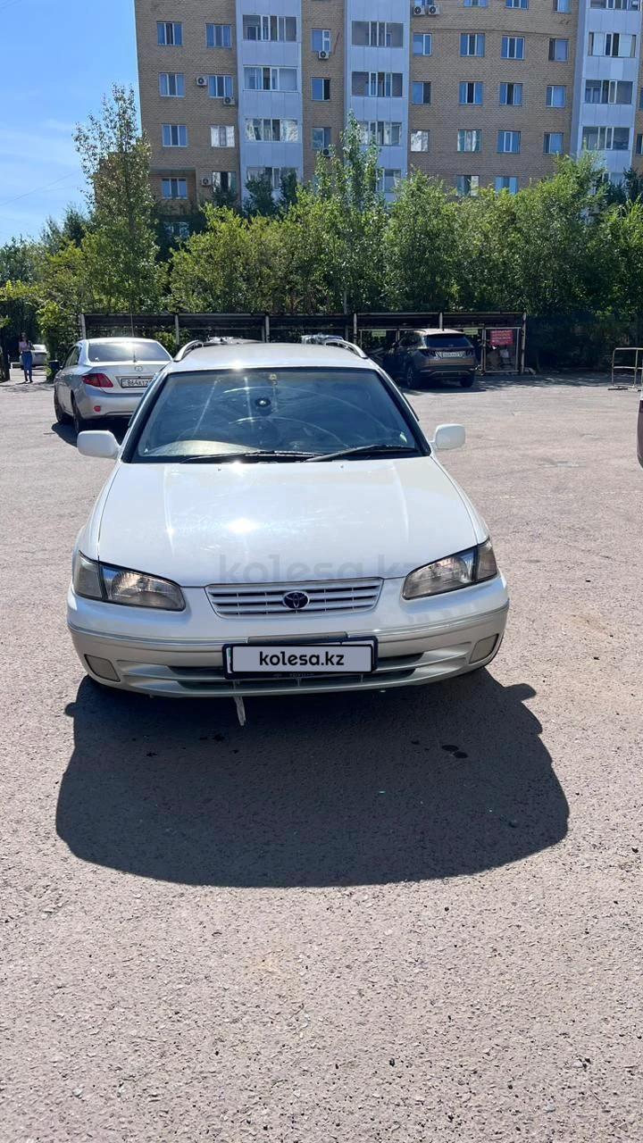 Toyota Camry Gracia 1998 г.