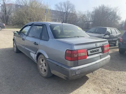 Volkswagen Passat 1994 года за 1 300 000 тг. в Уральск – фото 4