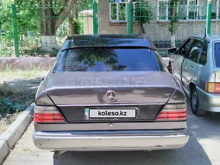 Mercedes-Benz E 200 1992 года за 1 600 000 тг. в Тараз – фото 3