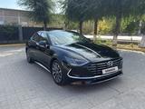 Hyundai Sonata 2020 года за 9 400 000 тг. в Актобе – фото 2