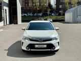 Toyota Camry 2016 года за 13 900 000 тг. в Алматы – фото 2