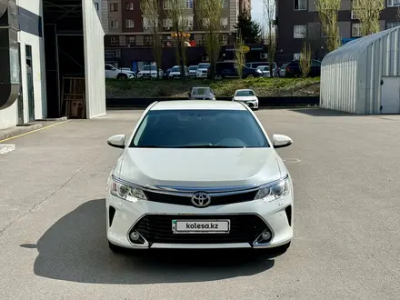 Toyota Camry 2016 года за 13 700 000 тг. в Алматы – фото 2