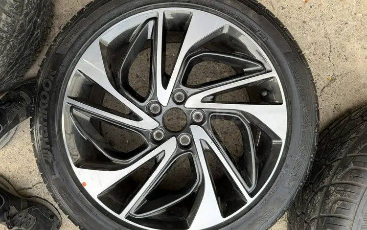 1 шт диск с резиной за 80 000 тг. в Актобе