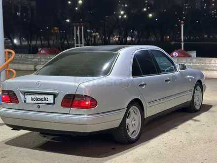 Mercedes-Benz E 320 1998 года за 4 850 000 тг. в Астана – фото 6