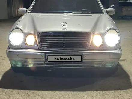 Mercedes-Benz E 320 1998 года за 4 850 000 тг. в Астана – фото 8