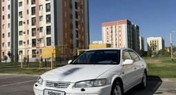 Toyota Camry 1998 года за 4 300 000 тг. в Туркестан – фото 2