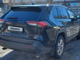 Toyota RAV4 2021 годаүшін18 200 000 тг. в Усть-Каменогорск – фото 4