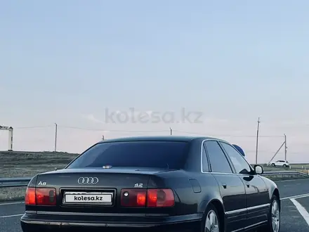 Audi A8 1997 года за 2 400 000 тг. в Уральск – фото 4