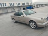 Mercedes-Benz E 230 1996 года за 2 400 000 тг. в Алматы – фото 2