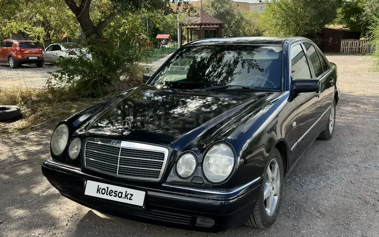 Mercedes-Benz E 230 1997 годаүшін2 600 000 тг. в Караганда