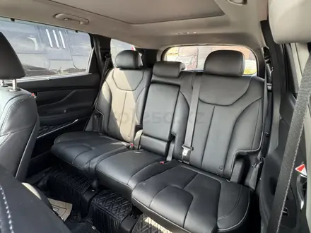 Hyundai Santa Fe 2022 года за 13 000 000 тг. в Алматы – фото 24