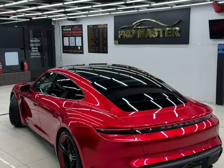 Porsche Taycan 2021 года за 57 000 000 тг. в Астана – фото 21