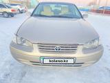 Toyota Camry 1998 годаfor3 300 000 тг. в Семей