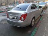 Chevrolet Aveo 2015 года за 4 100 000 тг. в Караганда – фото 4