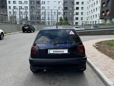 Volkswagen Golf 1995 года за 1 950 000 тг. в Астана – фото 4