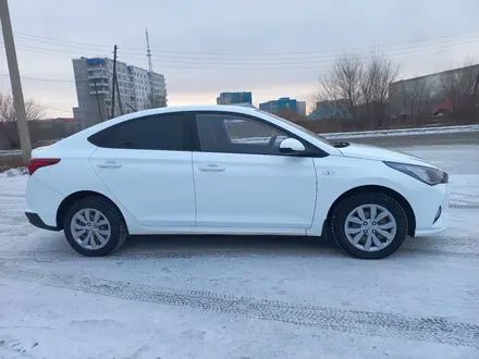 Hyundai Accent 2021 года за 6 000 000 тг. в Семей – фото 2