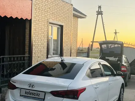 Hyundai Accent 2021 года за 6 200 000 тг. в Акжар – фото 3