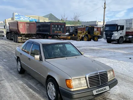 Mercedes-Benz E 200 1992 года за 2 300 000 тг. в Кокшетау