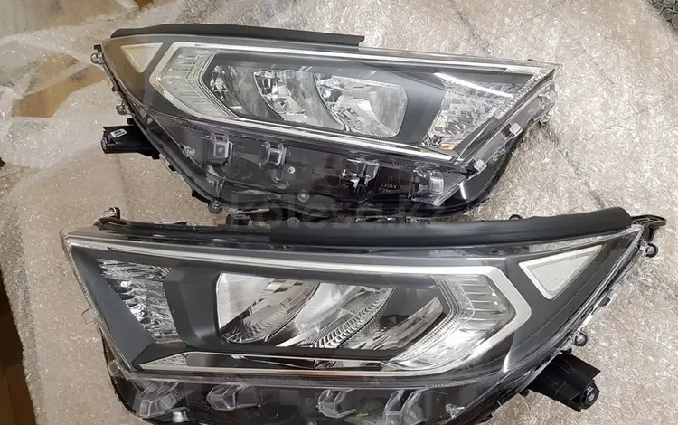 Фара Toyota Rav 4 за 1 000 тг. в Астана