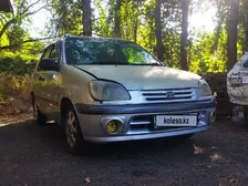Toyota Raum, 1999