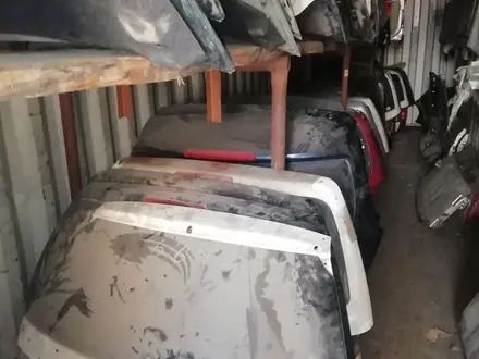 Крышка багажника nissan mistral r20 за 40 000 тг. в Алматы