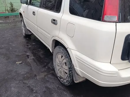 Honda CR-V 1997 года за 3 200 000 тг. в Семей – фото 6