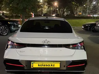 Hyundai Elantra, 2024