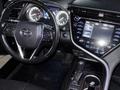 Toyota Camry 2019 года за 13 000 000 тг. в Актобе – фото 14