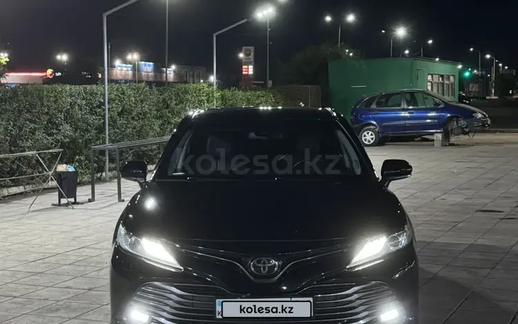 Toyota Camry 2019 года за 13 000 000 тг. в Актобе