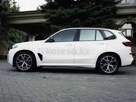 BMW X5 2024 года за 49 000 000 тг. в Алматы – фото 4