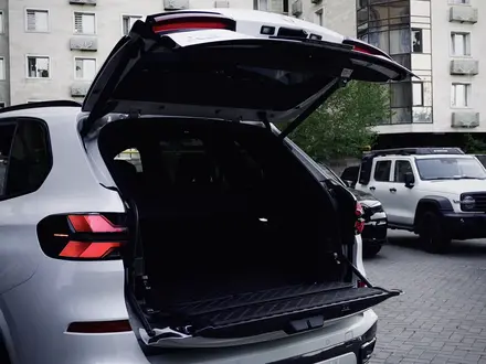 BMW X5 2024 года за 49 000 000 тг. в Алматы – фото 33