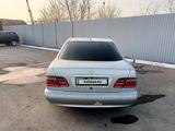 Mercedes-Benz E 240 2000 годаүшін3 800 000 тг. в Уральск – фото 2