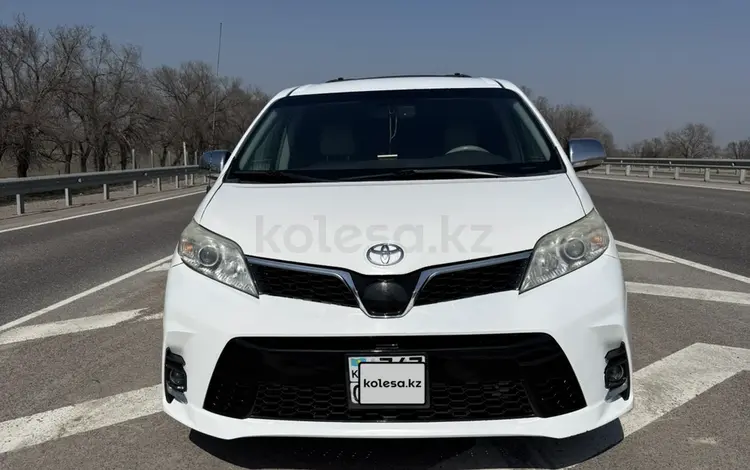 Toyota Sienna 2010 года за 11 500 000 тг. в Алматы