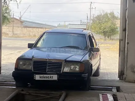 Mercedes-Benz E 230 1992 года за 1 050 000 тг. в Астана – фото 3