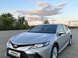 Toyota Camry 2023 года за 18 600 000 тг. в Костанай