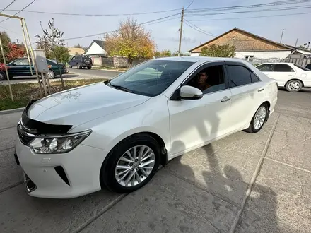 Toyota Camry 2015 года за 13 000 000 тг. в Тараз – фото 4